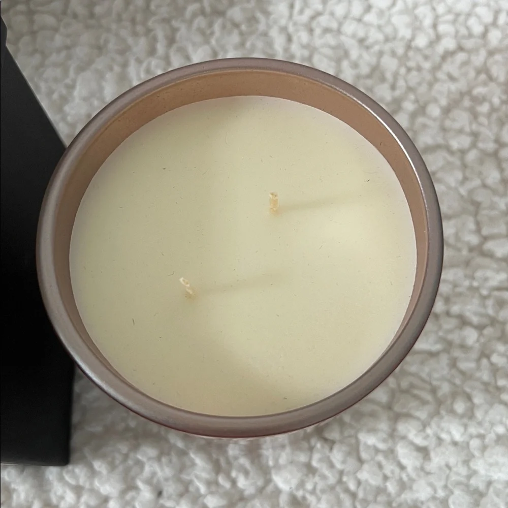 D.L. & Co Buttered Rum Scented Rare Botanical Candle. 16 oz - 2 wick - Picture 4 of 6